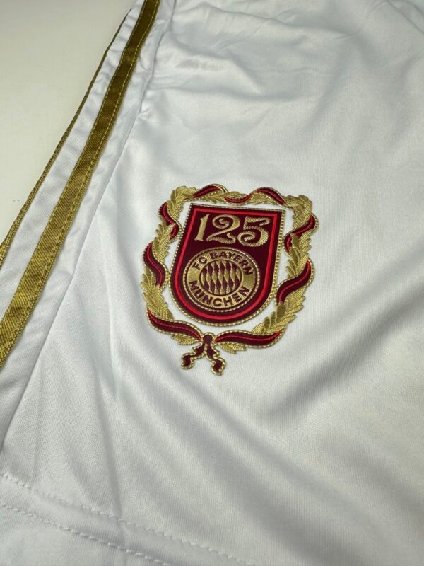 Calções Bayern Special 24/25 (125th Anniversary)