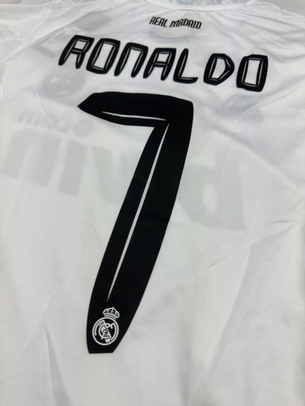 Real Madrid Principal 2010/11 - "RONALDO 7"