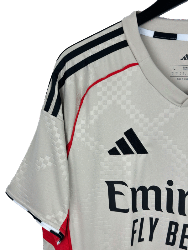 IMG_7401 SL Benfica Alternativo 25/26 (Beje)